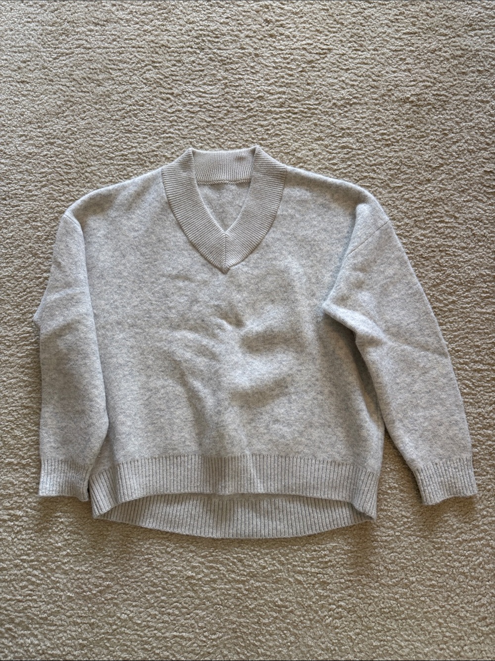 lululemon athletica Women's Light Gray V-Neck Sweater